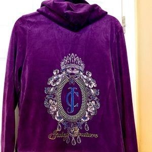 Beautiful rich color, never used